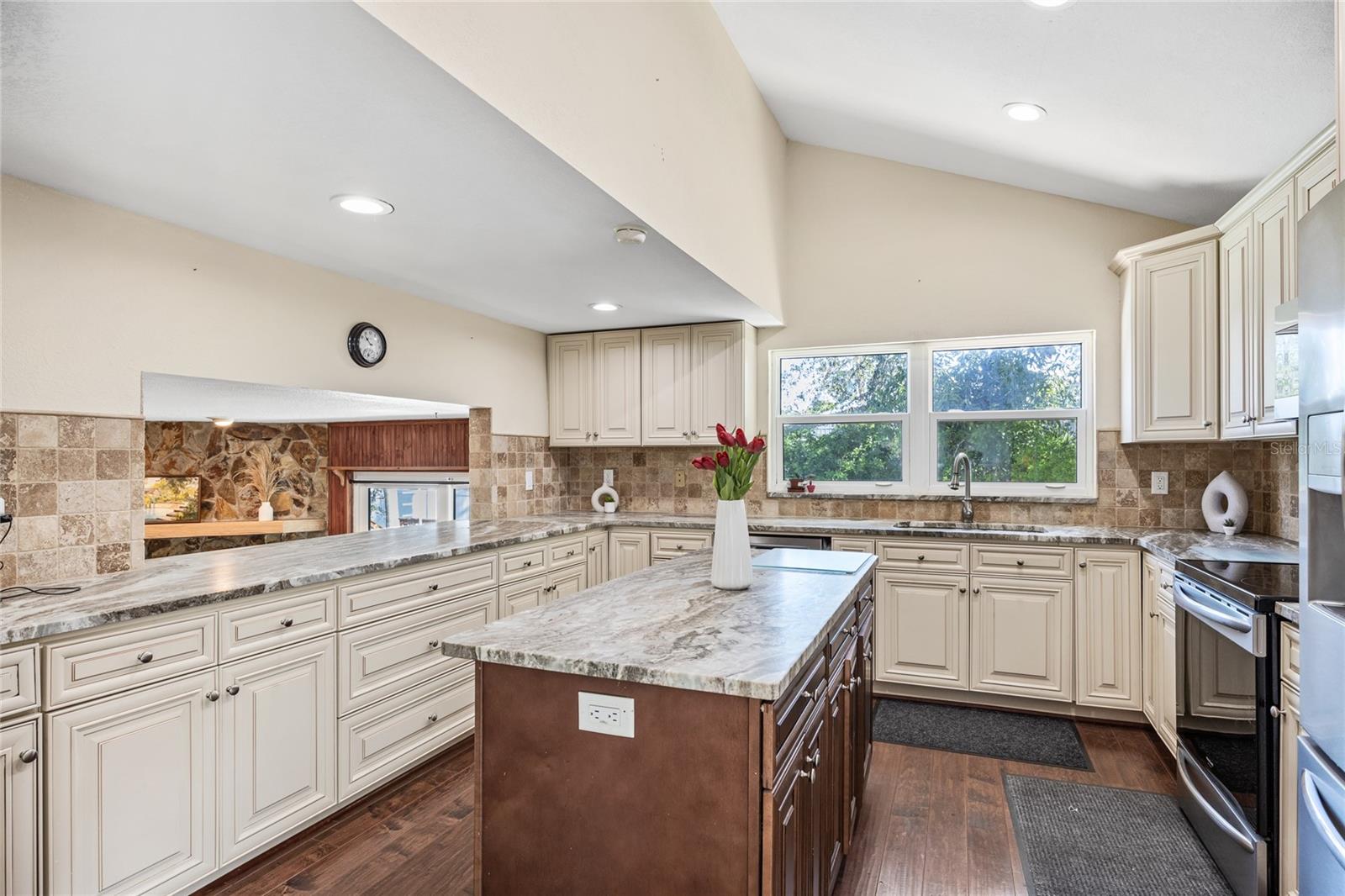 14323 83RD PL, SEMINOLE, FL, 33776