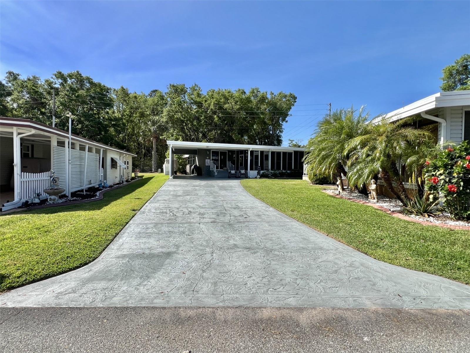 207 HAWTHORNE BLVD, LEESBURG, FL, 34748