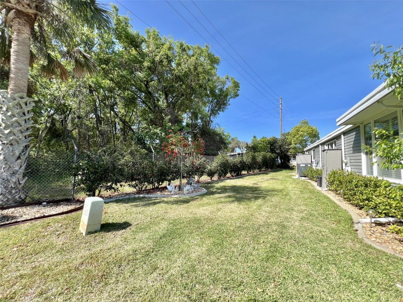 207 HAWTHORNE BLVD, LEESBURG, FL, 34748