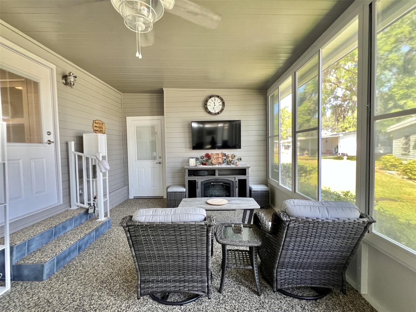 207 HAWTHORNE BLVD, LEESBURG, FL, 34748
