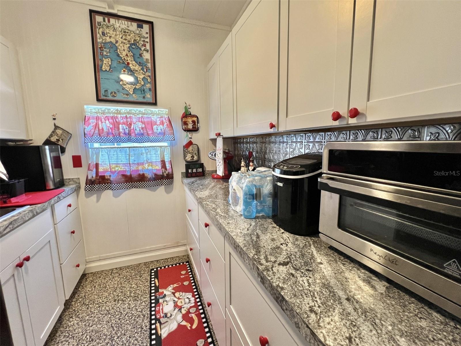 207 HAWTHORNE BLVD, LEESBURG, FL, 34748