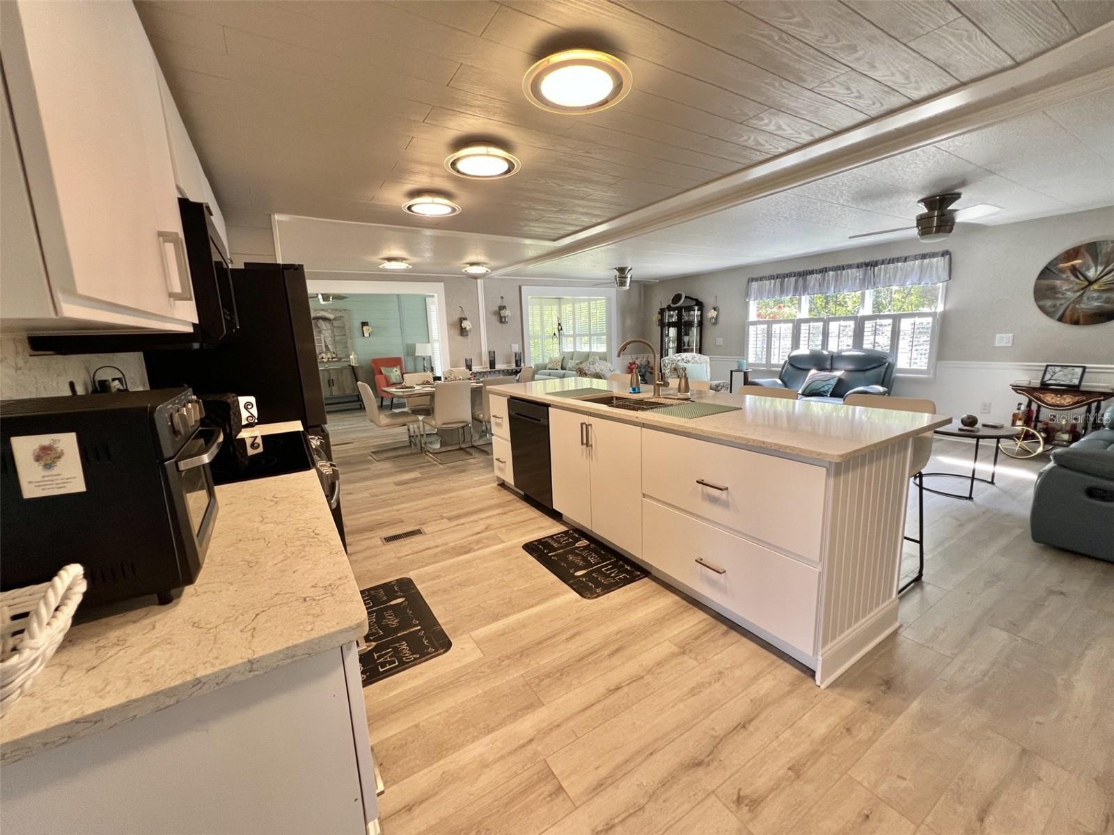 207 HAWTHORNE BLVD, LEESBURG, FL, 34748