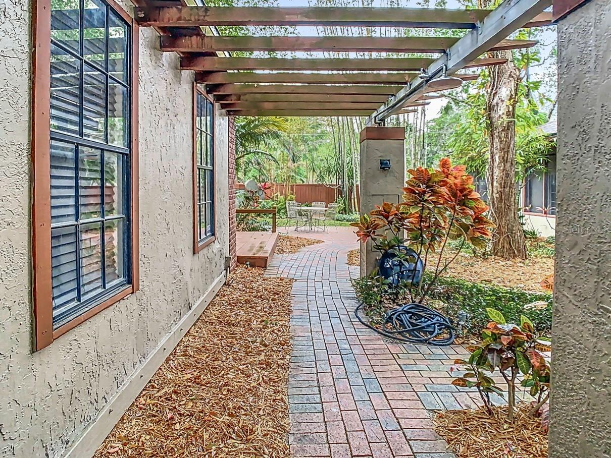 410 SANDSPUR RD N, MAITLAND, FL, 32751
