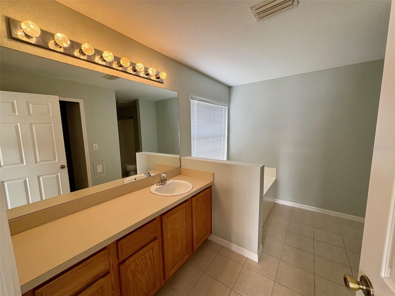 2399 ORACLE LN, NORTH PORT, FL, 34286