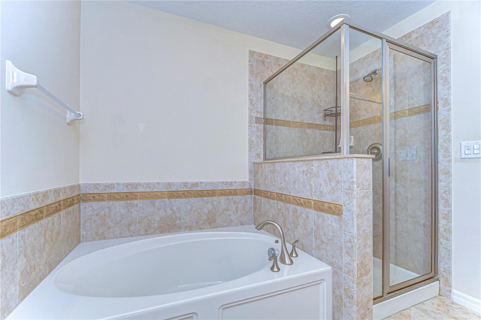 10144 ARBOR RUN DR #122, TAMPA, FL, 33647