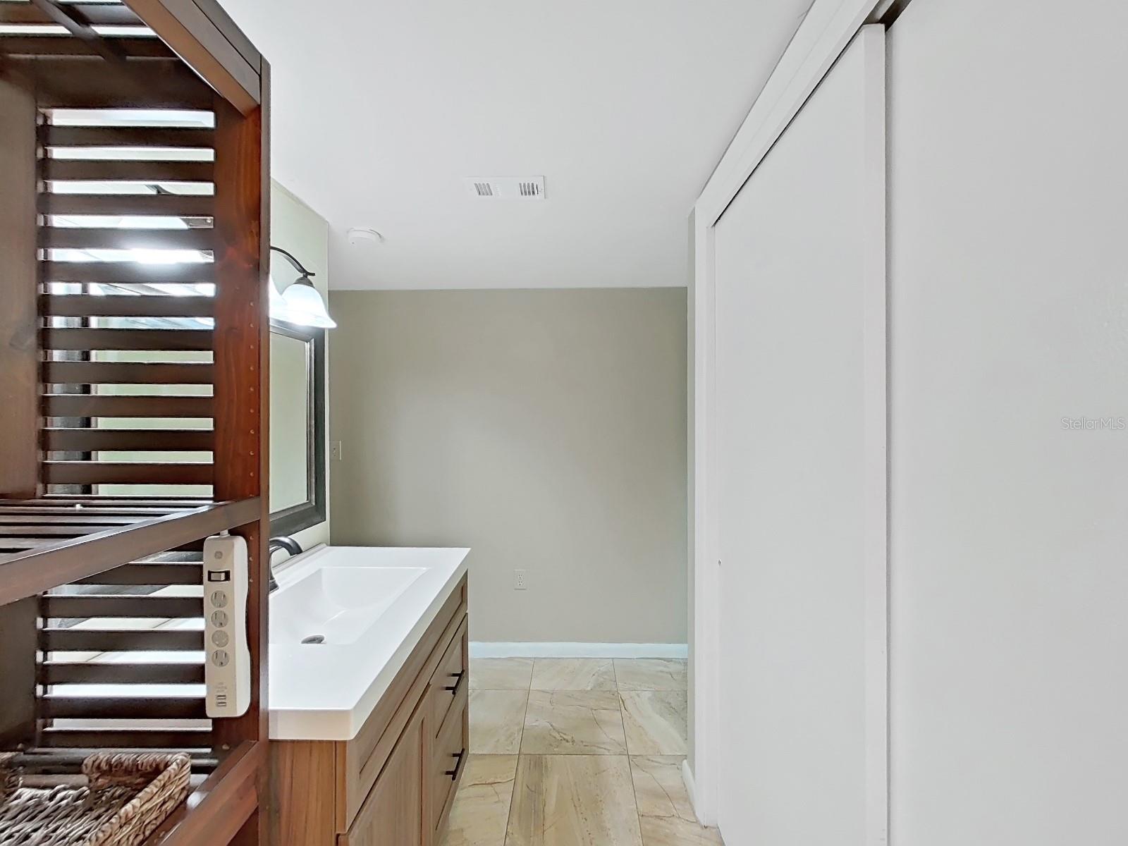 785 S VILLAGE DR N #106, ST PETERSBURG, FL, 33716