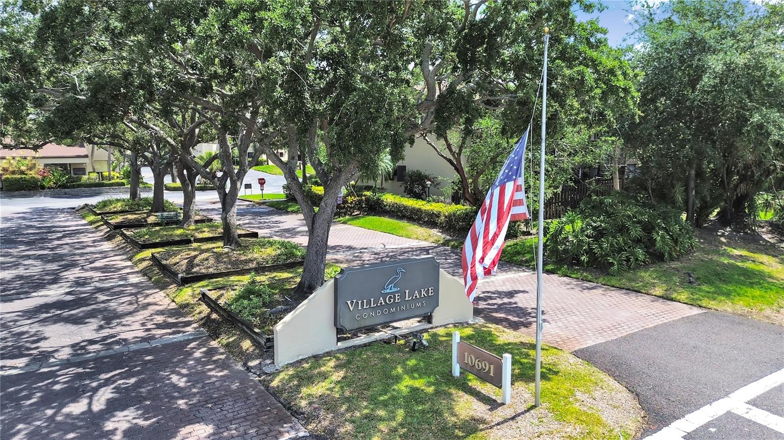 785 S VILLAGE DR N #106, ST PETERSBURG, FL, 33716