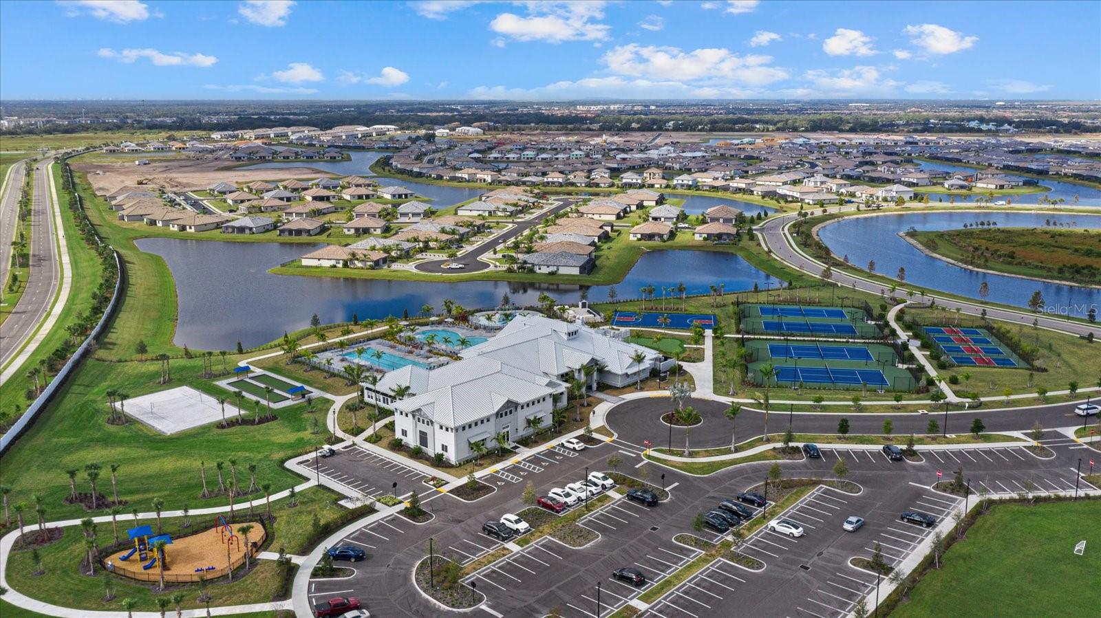 16016 SUNNY DAY DR, BRADENTON, FL, 34211