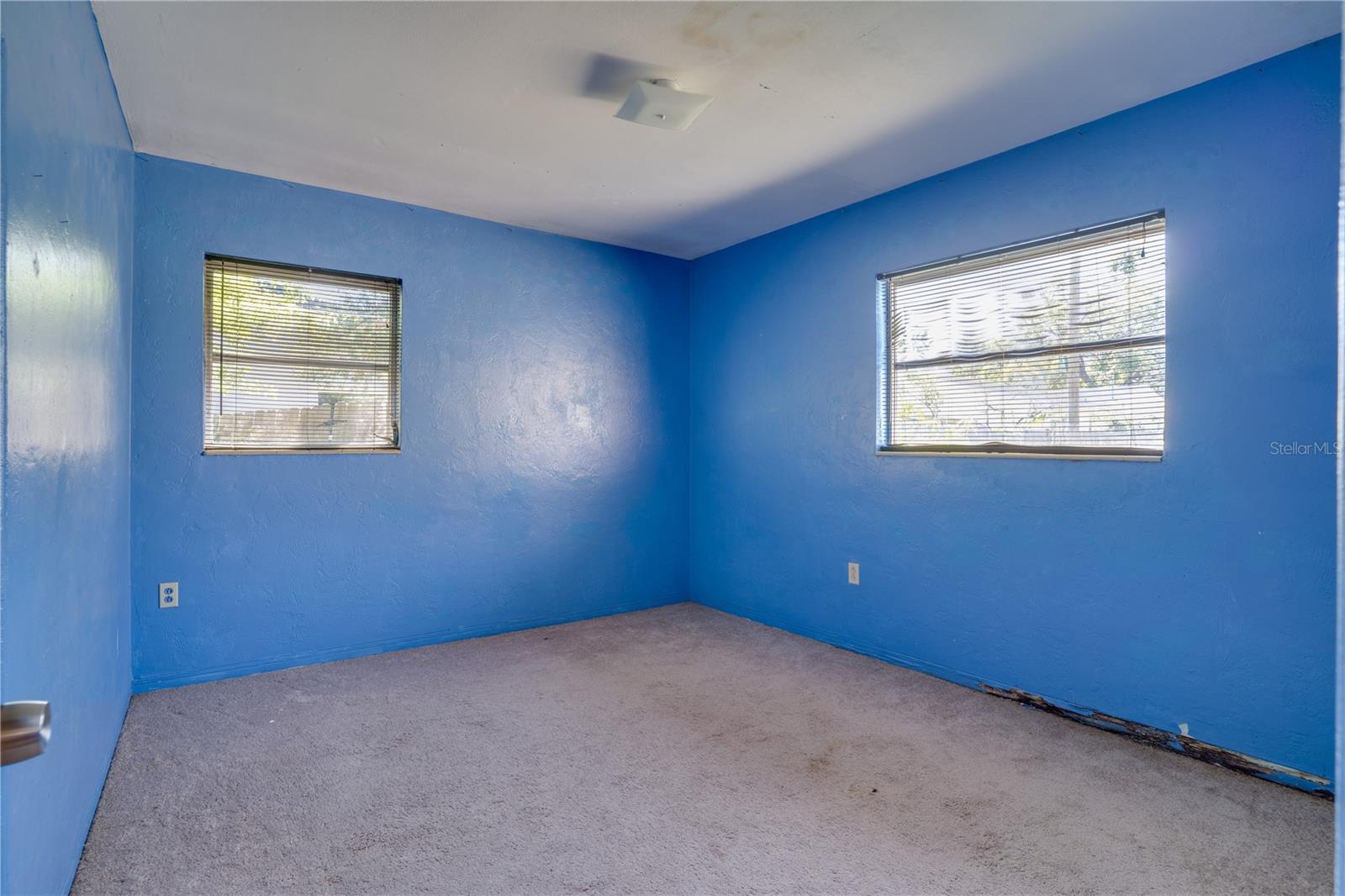 6084 51ST AVE N, KENNETH CITY, FL, 33709
