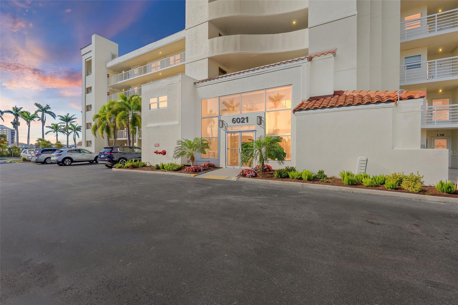6021 BAHIA DEL MAR CIR #137, ST PETERSBURG, FL, 33715