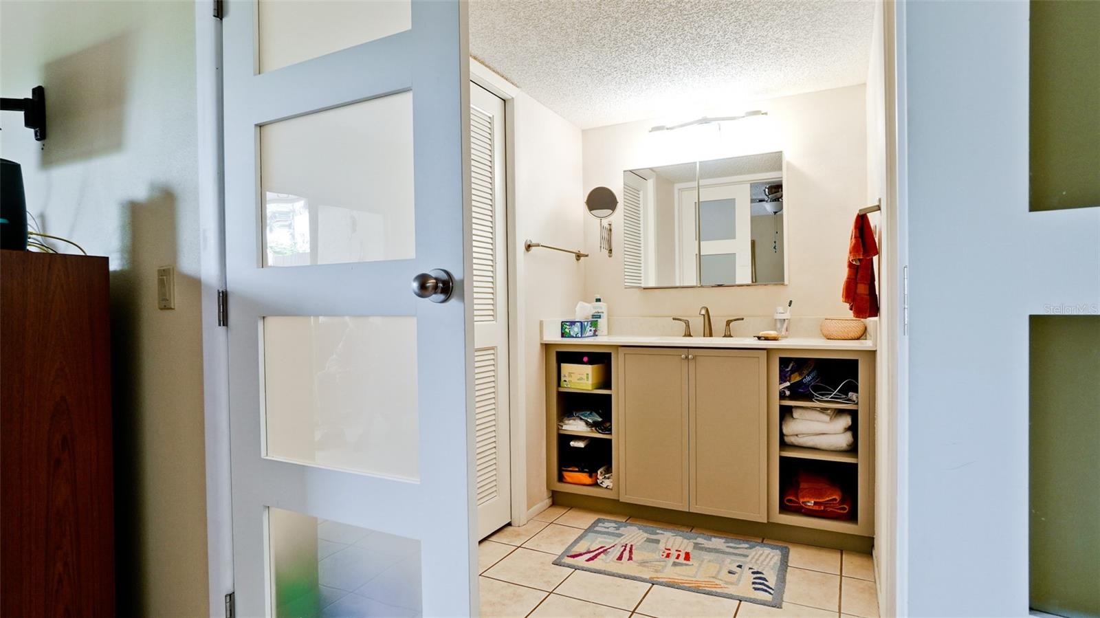 631 WOODLAWN DR, BRADENTON, FL, 34210