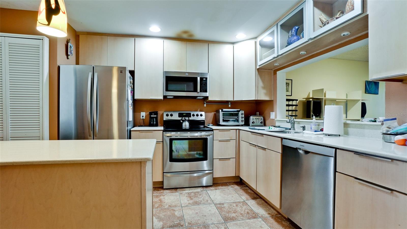 631 WOODLAWN DR, BRADENTON, FL, 34210