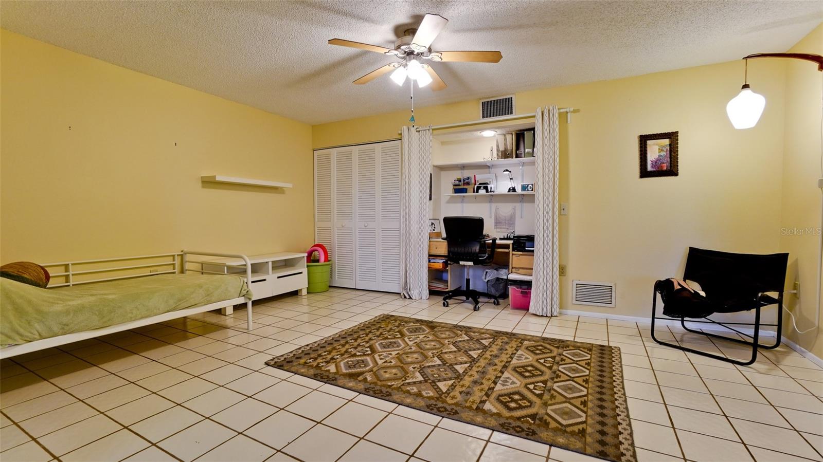 631 WOODLAWN DR, BRADENTON, FL, 34210