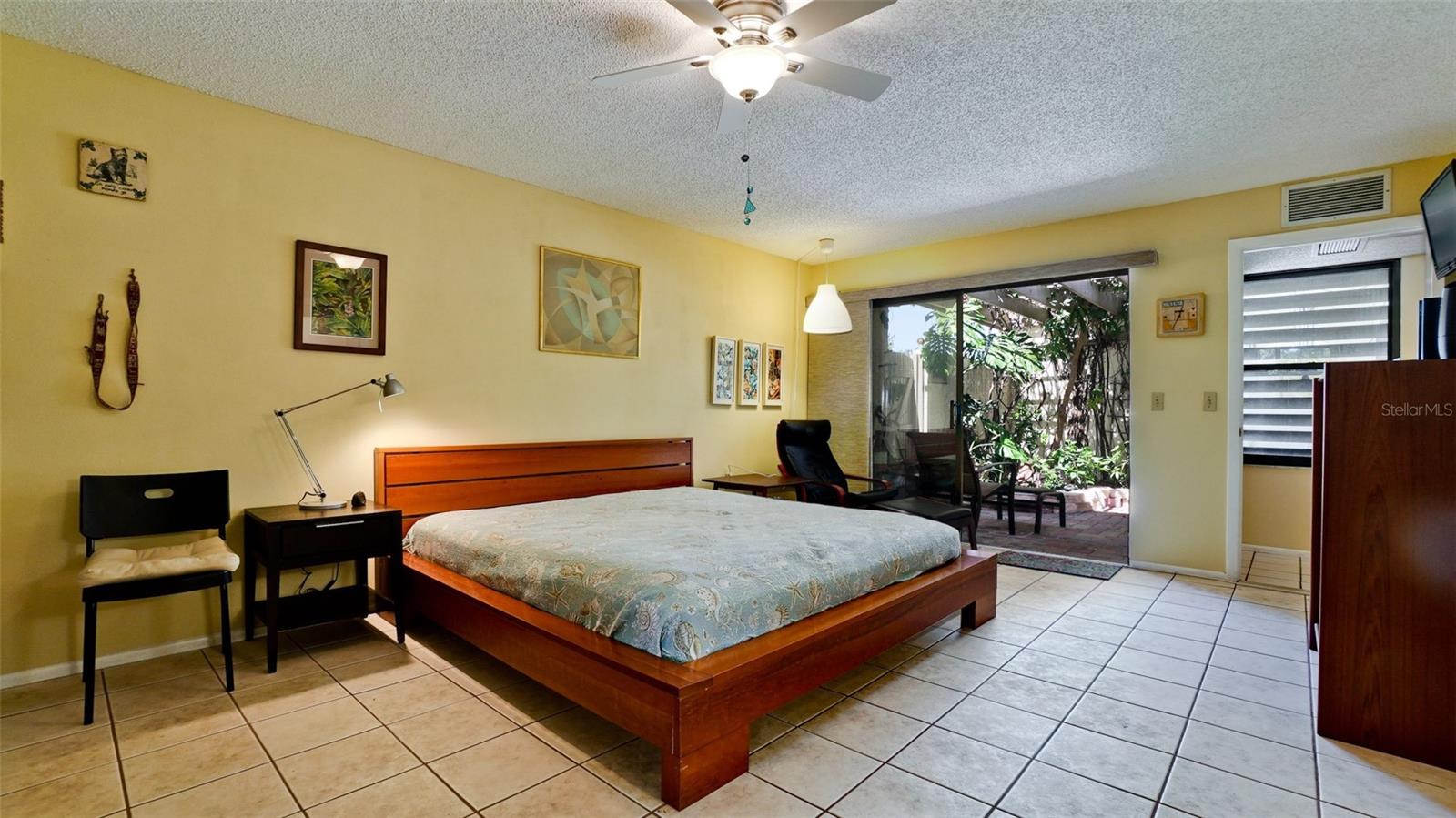 631 WOODLAWN DR, BRADENTON, FL, 34210