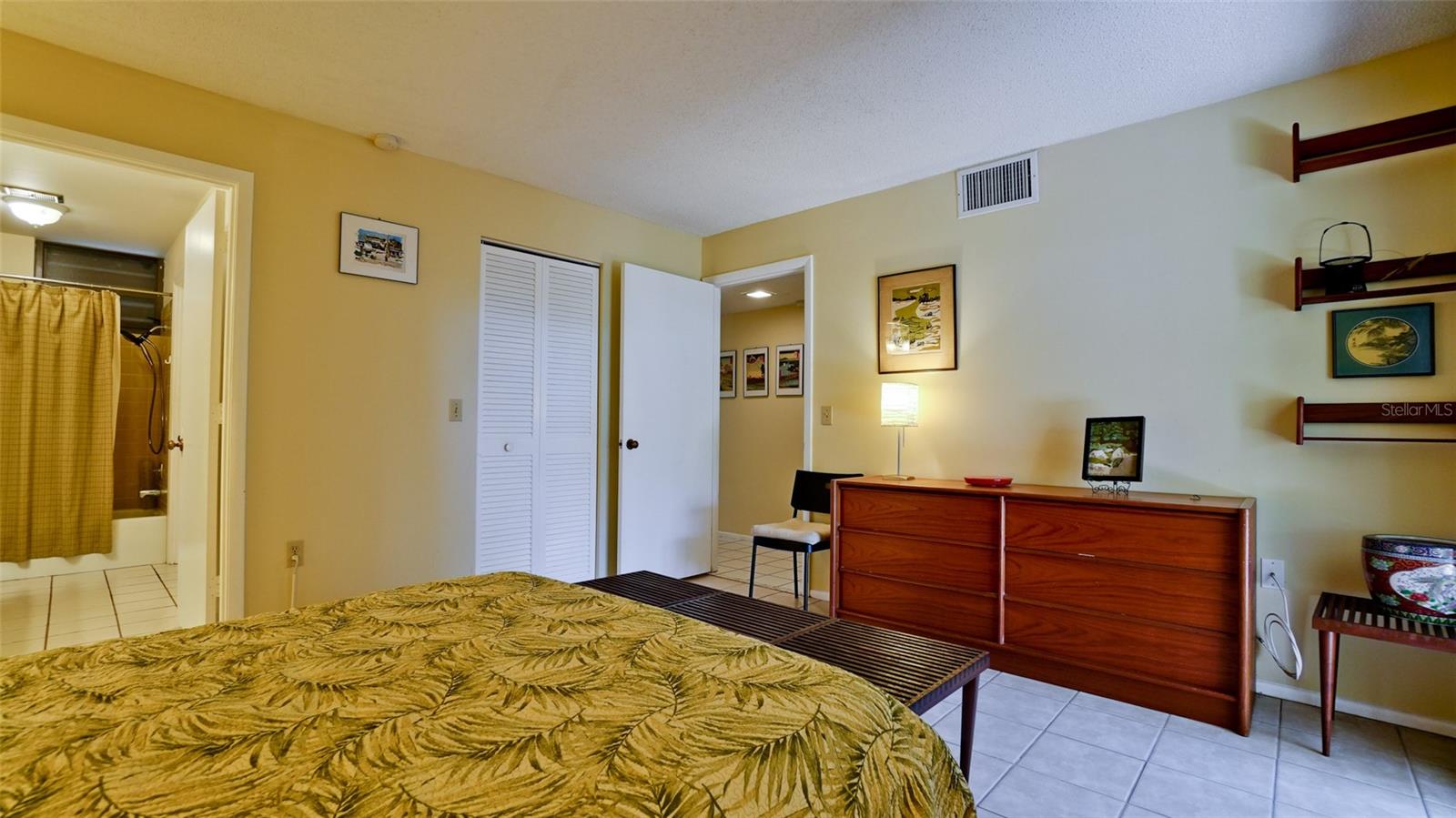 631 WOODLAWN DR, BRADENTON, FL, 34210