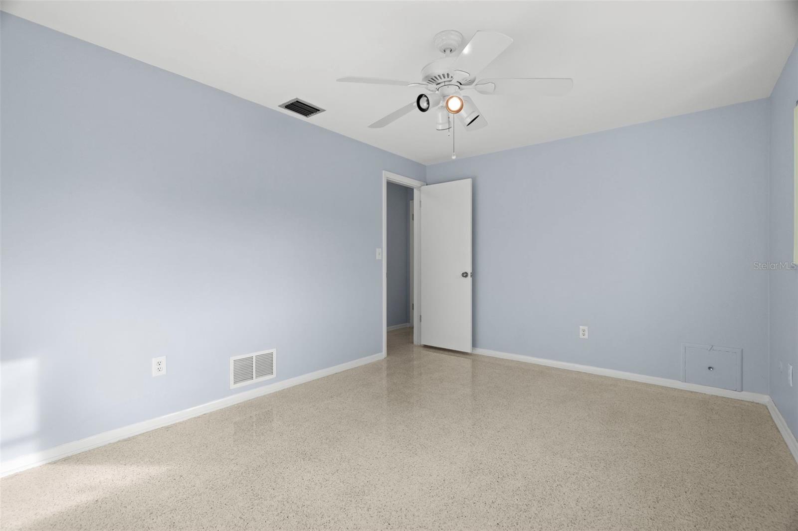 1305 WHISPERING PINES DR, CLEARWATER, FL, 33764