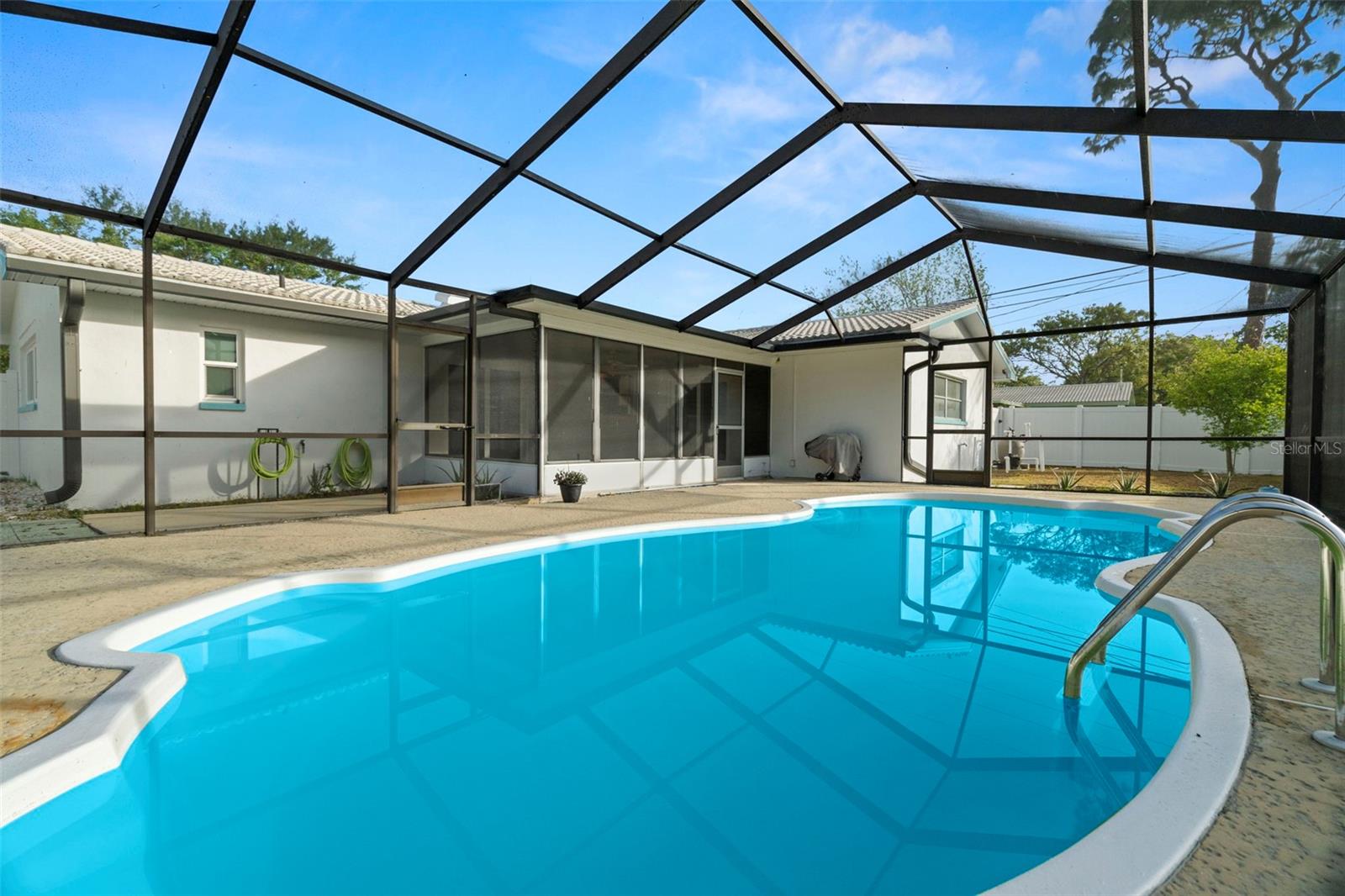 1305 WHISPERING PINES DR, CLEARWATER, FL, 33764