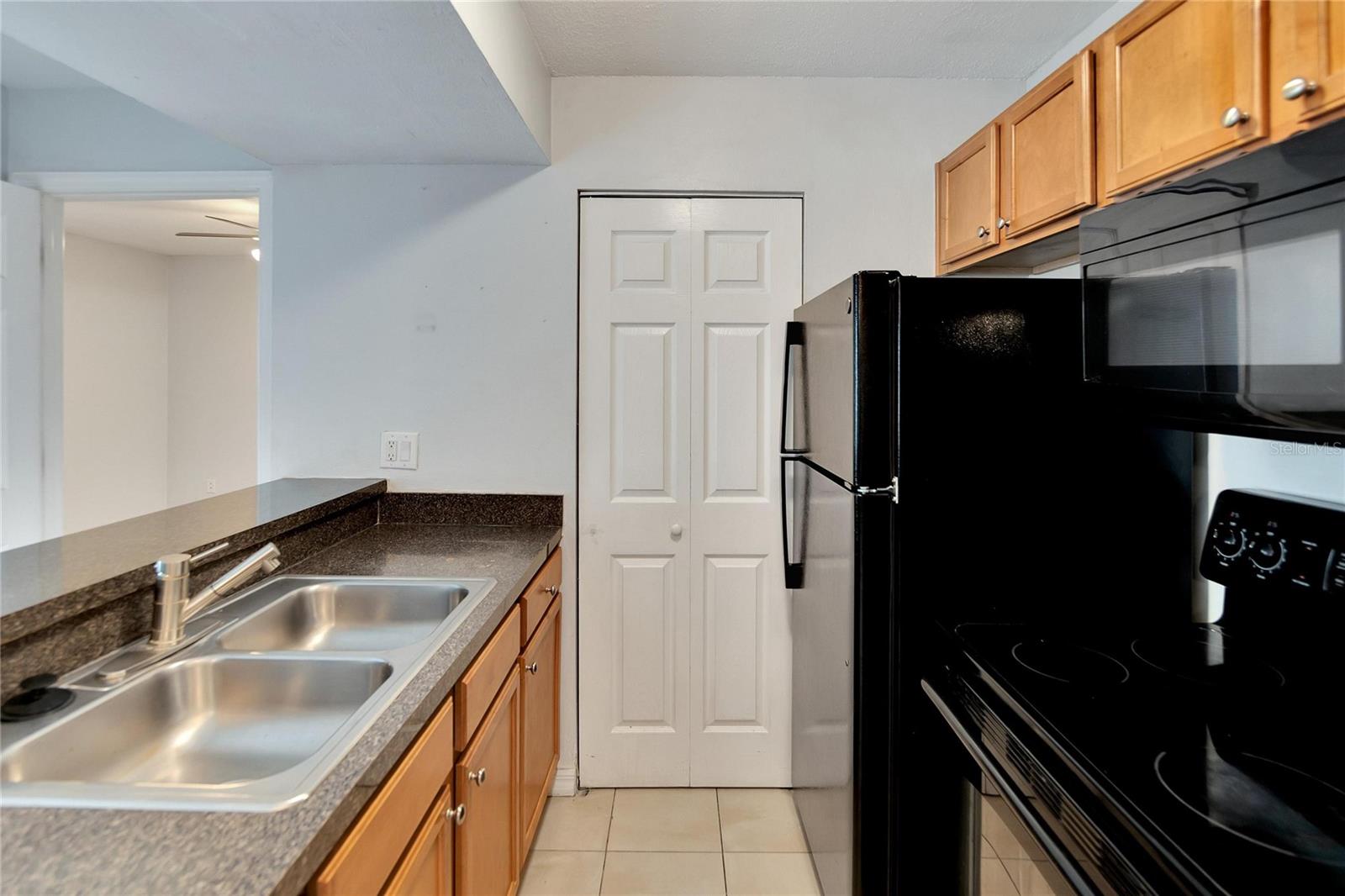 209 LAKE BROOK CIR #104, BRANDON, FL, 33511