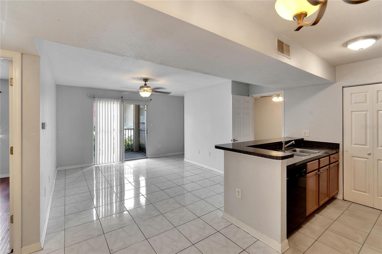 209 LAKE BROOK CIR #104, BRANDON, FL, 33511