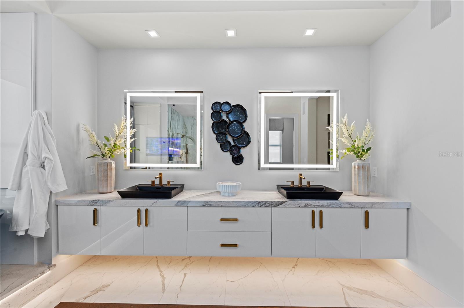 A4646528 Property Photo