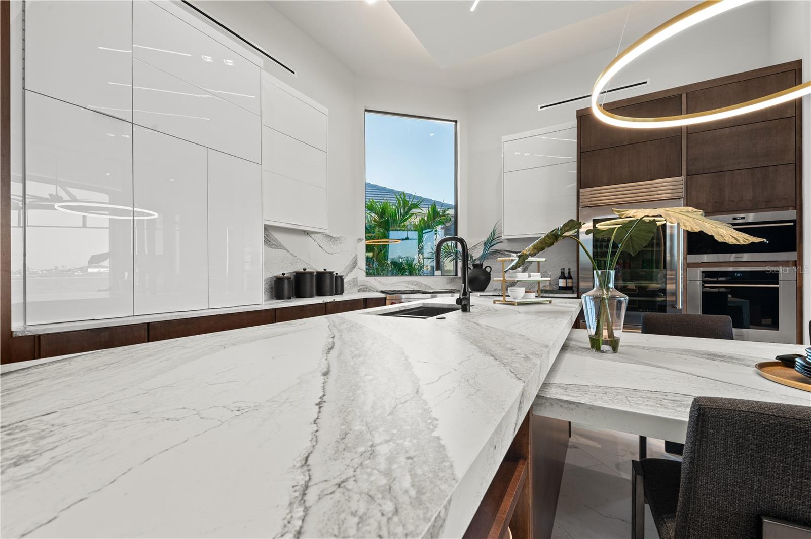 A4646528 Property Photo