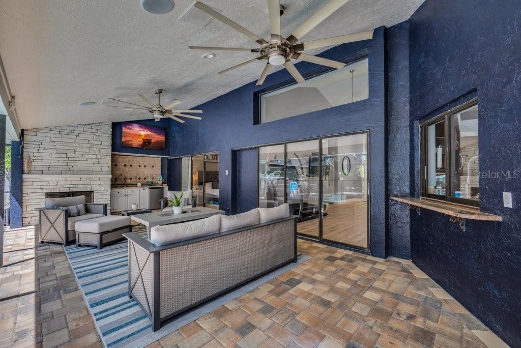 2409 BUCKHORN RUN DR, VALRICO, FL, 33596