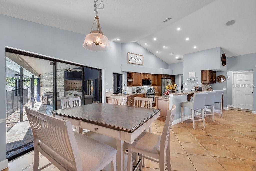 2409 BUCKHORN RUN DR, VALRICO, FL, 33596