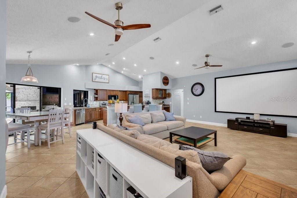 2409 BUCKHORN RUN DR, VALRICO, FL, 33596