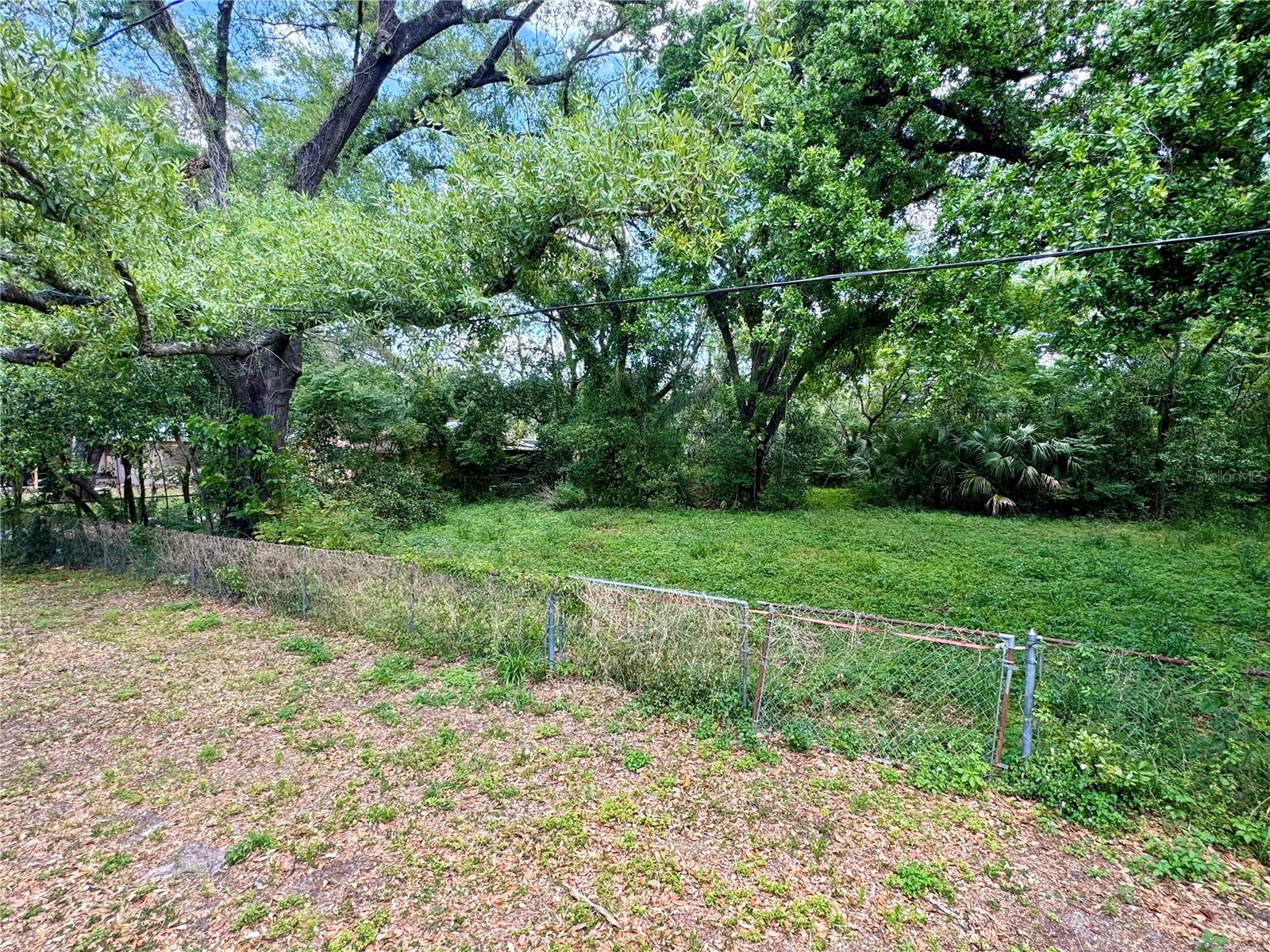 8715 N TEMPLE AVE, TAMPA, FL, 33617