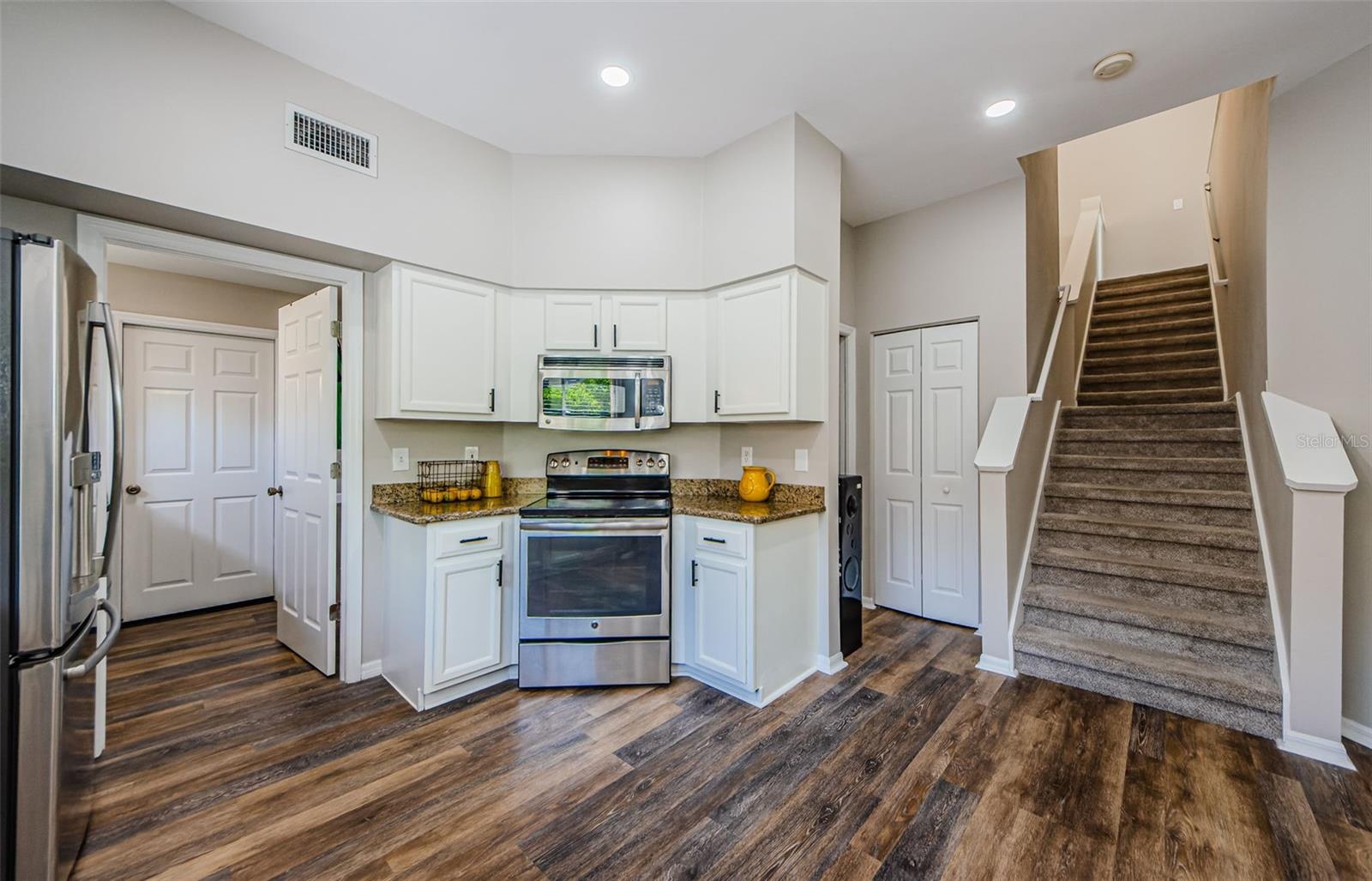 4221 SANDY SHORES DR, LUTZ, FL, 33558