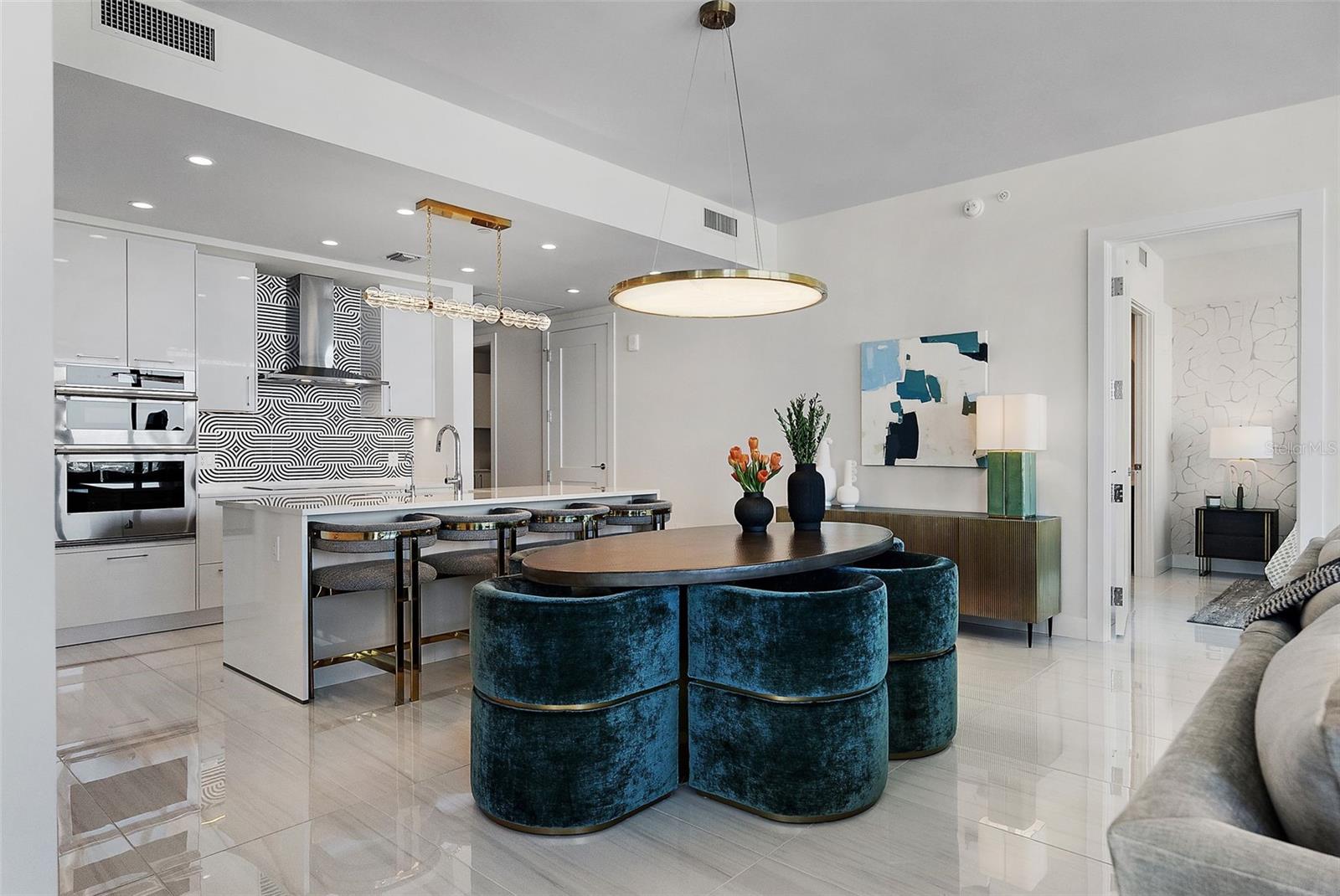 301 1ST ST S #2205, ST PETERSBURG, FL, 33701