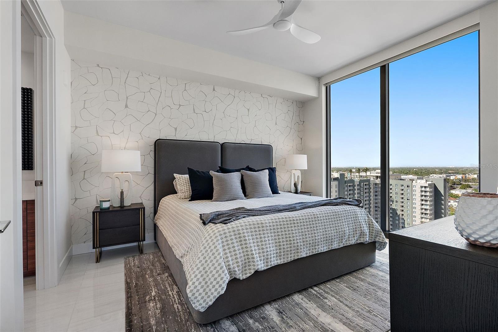 301 1ST ST S #2205, ST PETERSBURG, FL, 33701