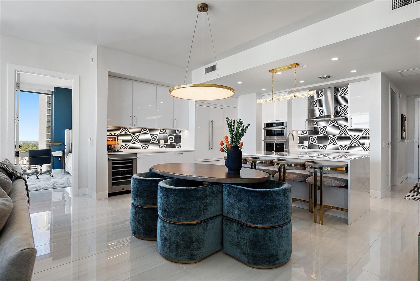 301 1ST ST S #2205, ST PETERSBURG, FL, 33701