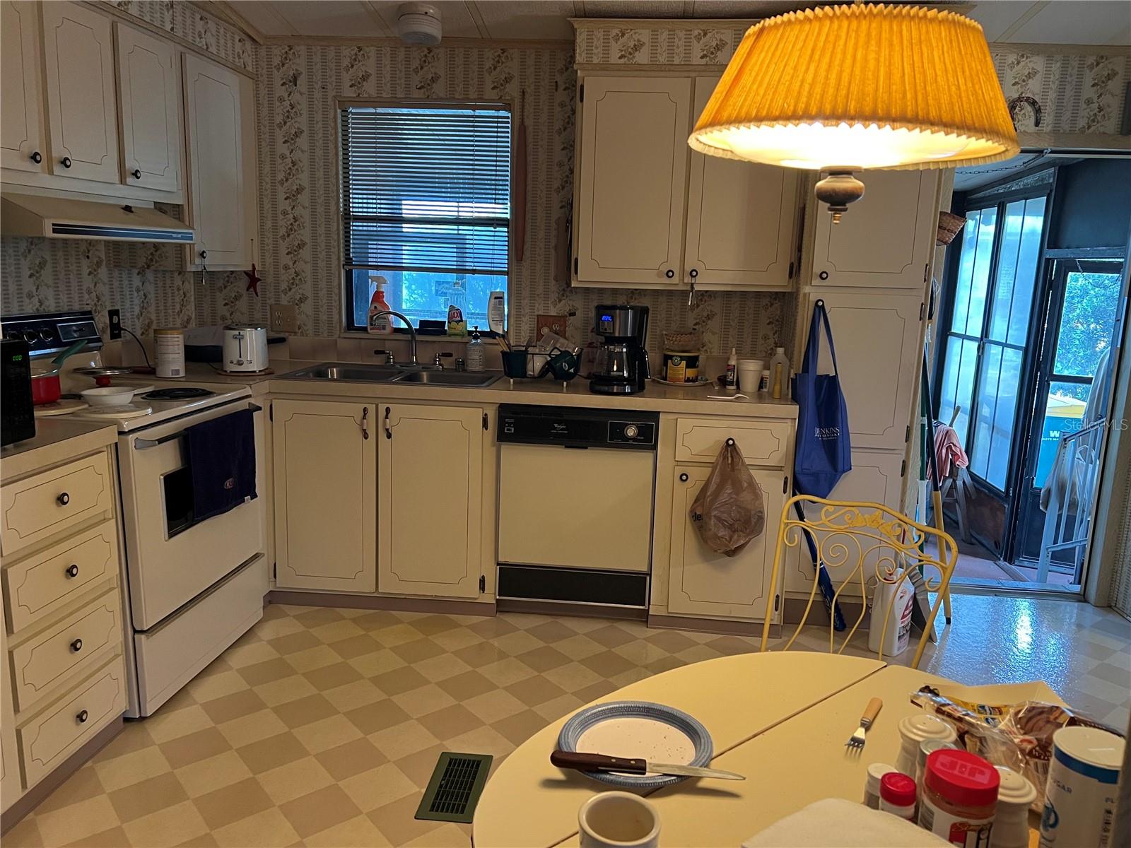 1408 SKYLINE CT, TAVARES, FL, 32778