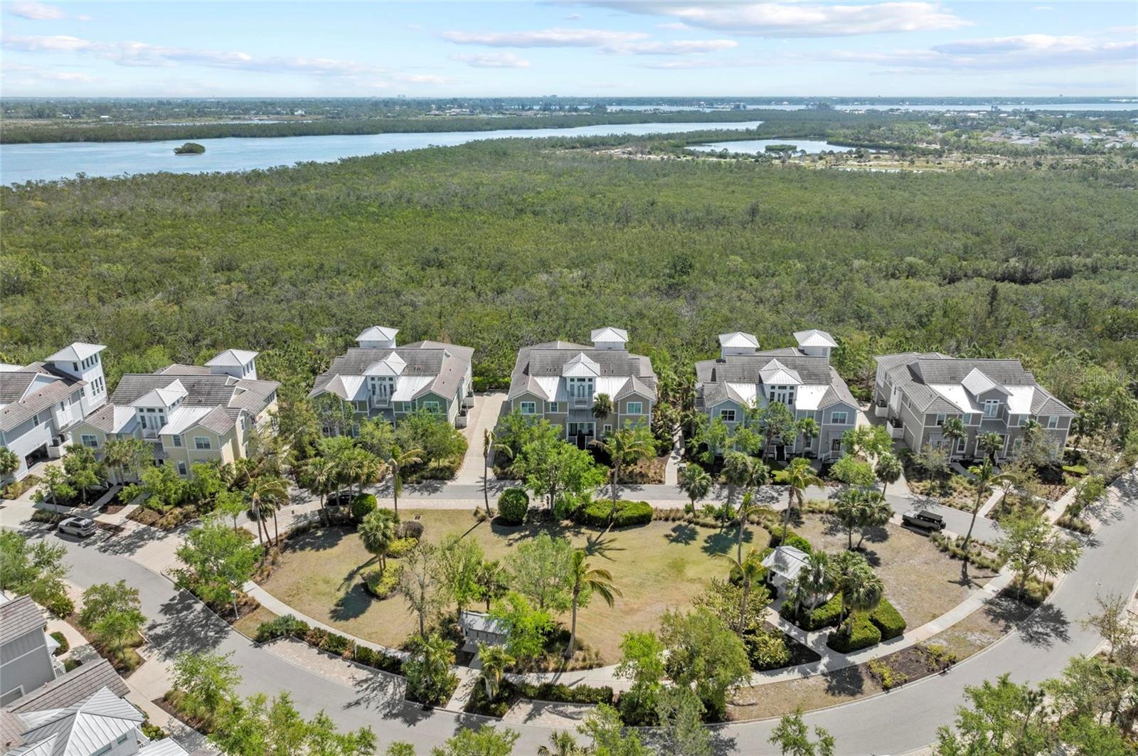 275 SAPPHIRE LAKE DR #101, BRADENTON, FL, 34209