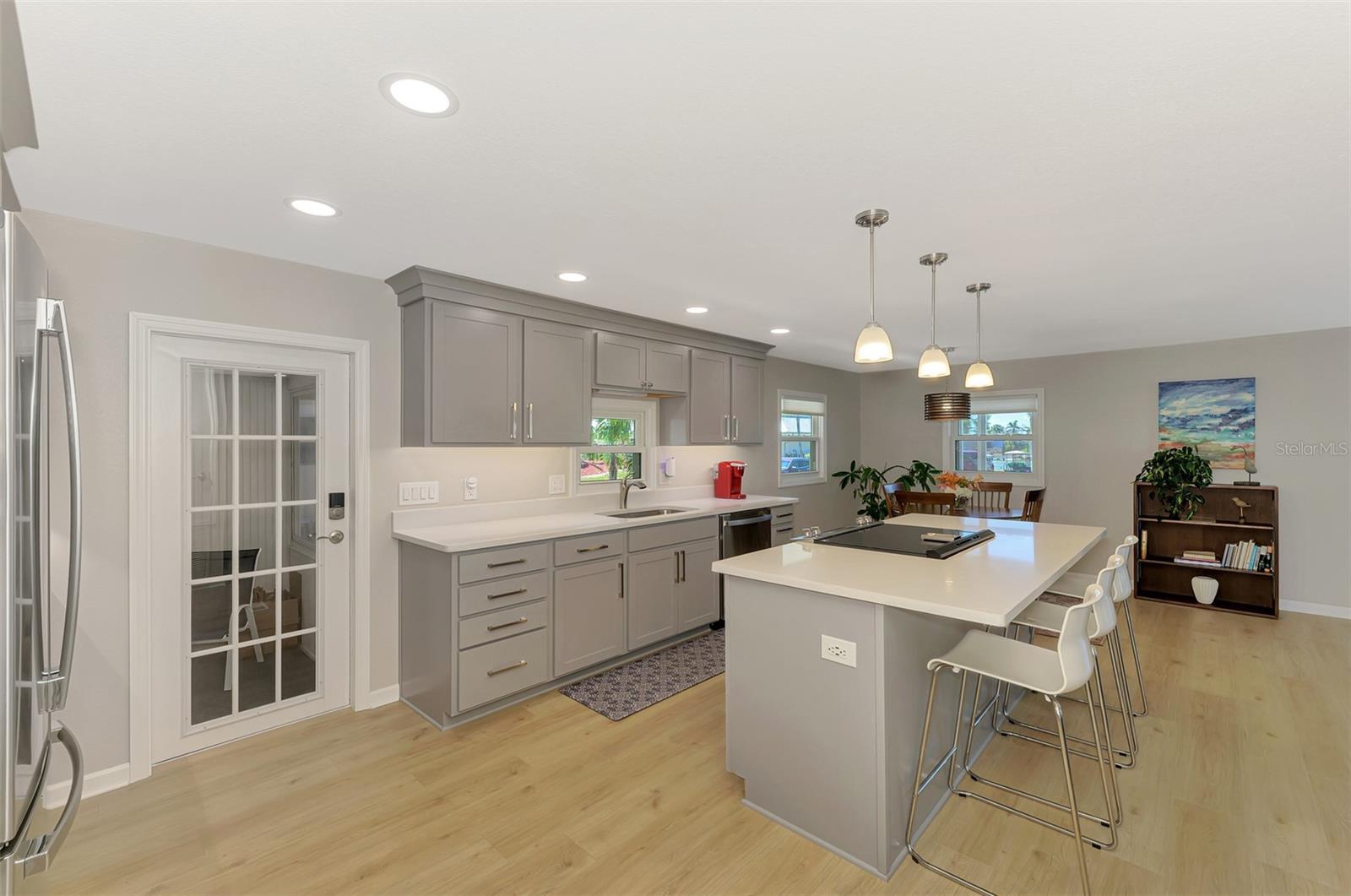 6 N MARINA PLZ, ENGLEWOOD, FL, 34223
