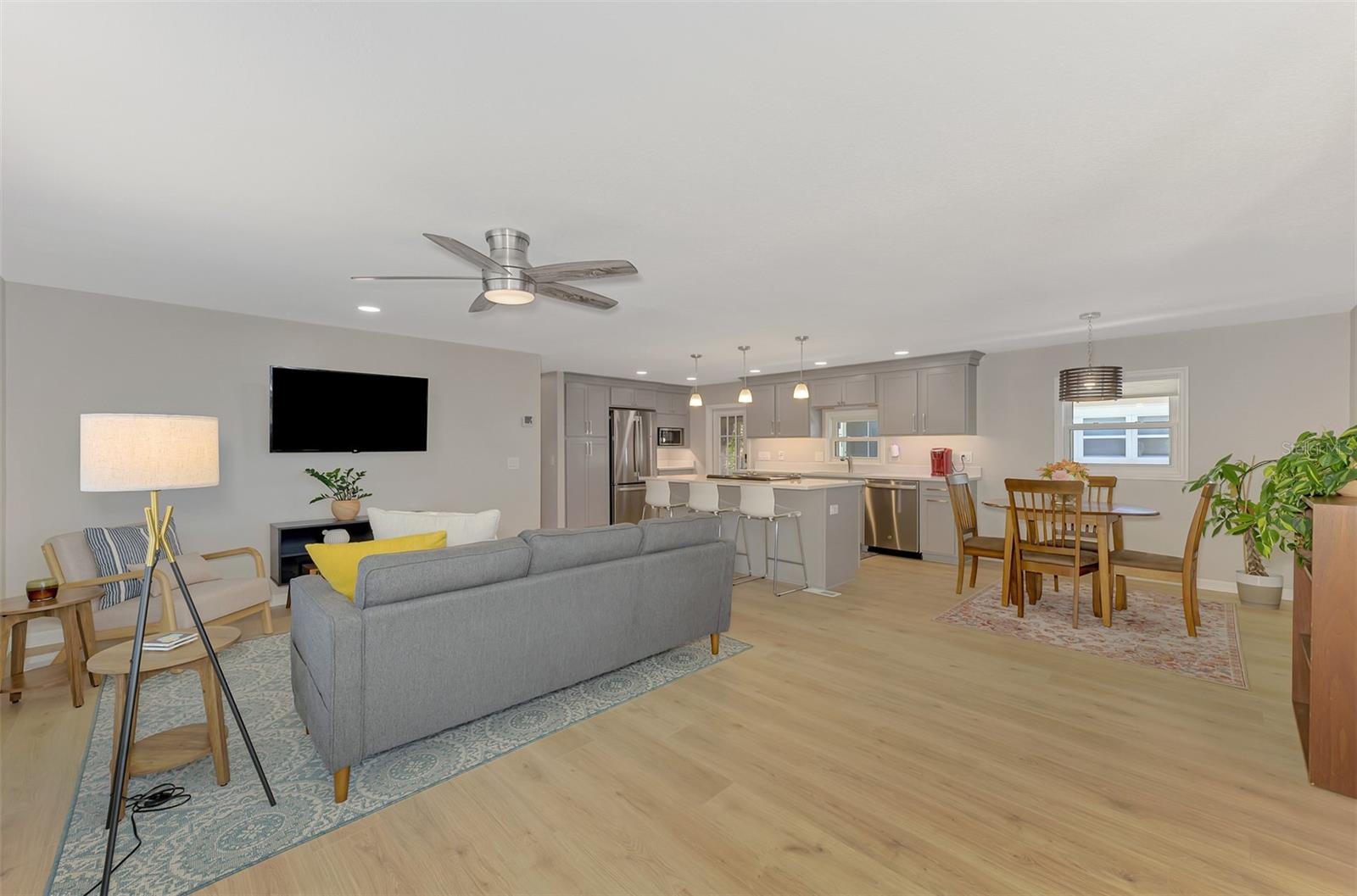 6 N MARINA PLZ, ENGLEWOOD, FL, 34223