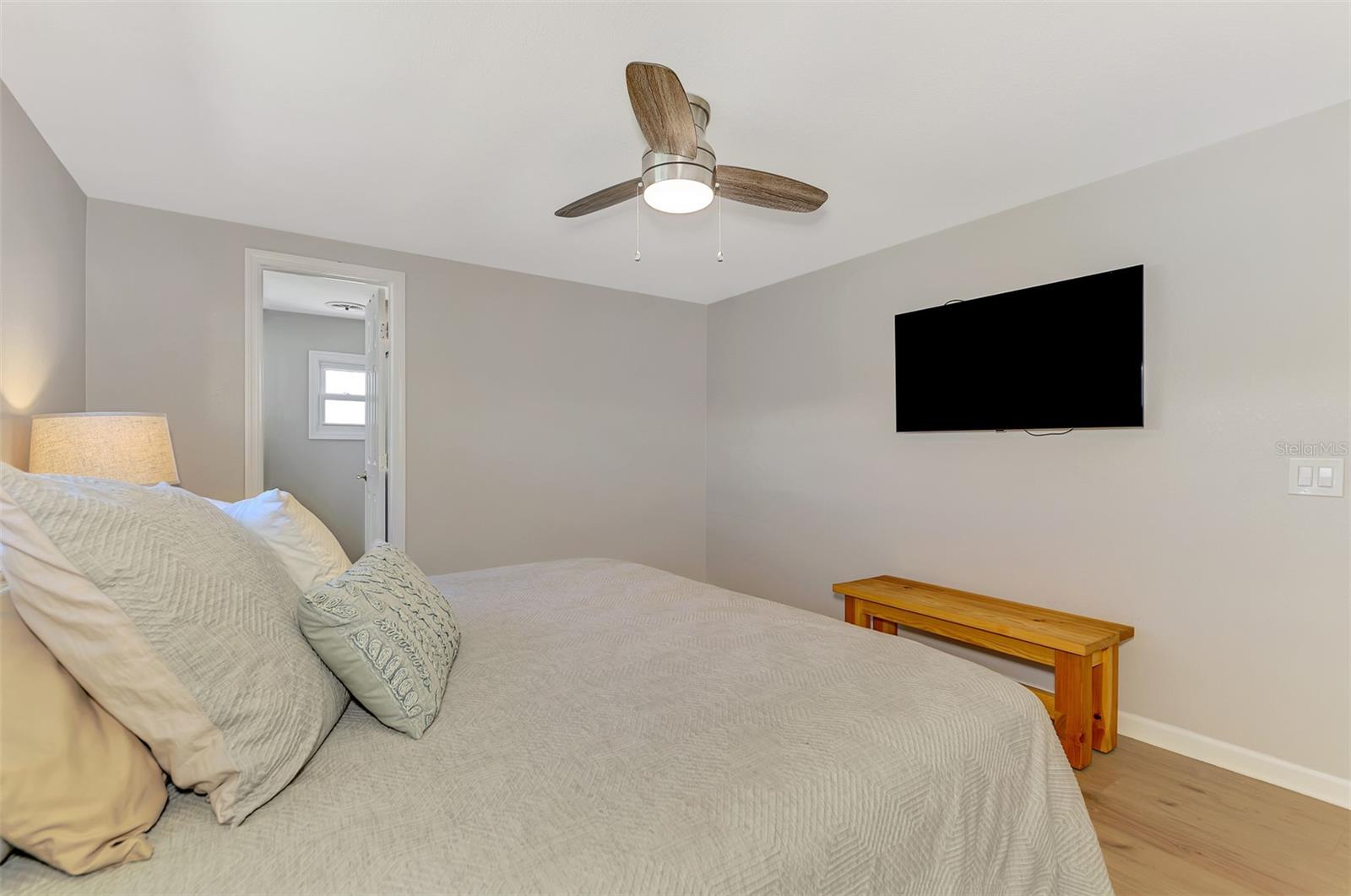 6 N MARINA PLZ, ENGLEWOOD, FL, 34223