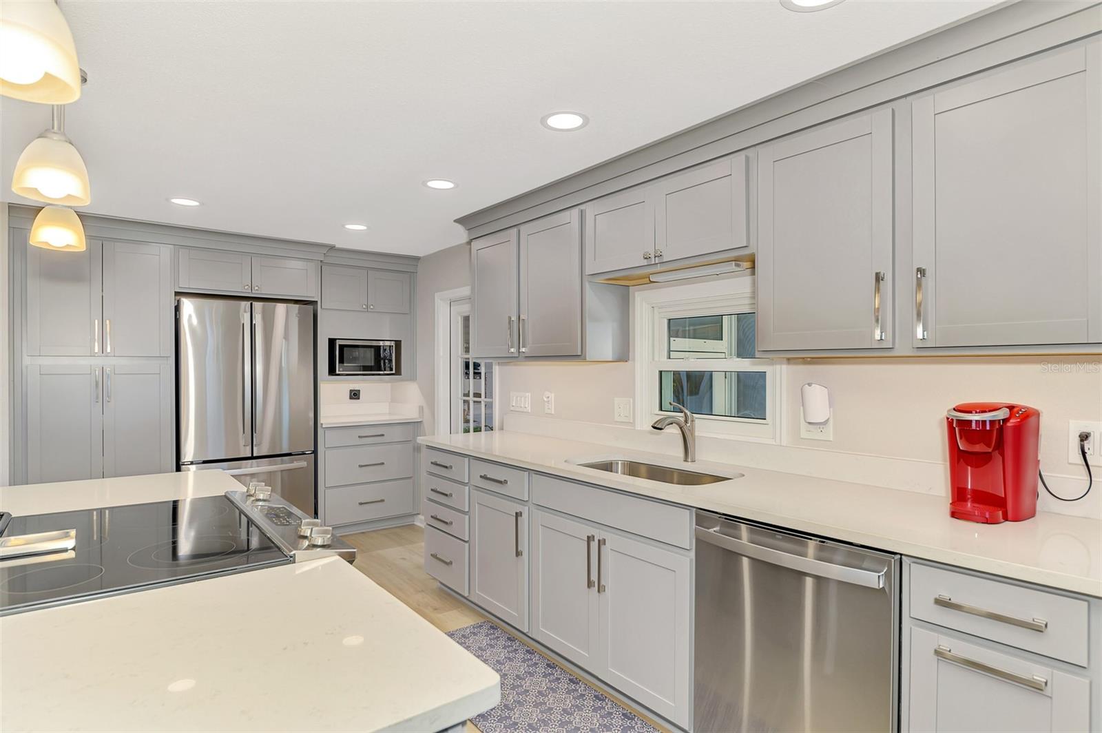6 N MARINA PLZ, ENGLEWOOD, FL, 34223
