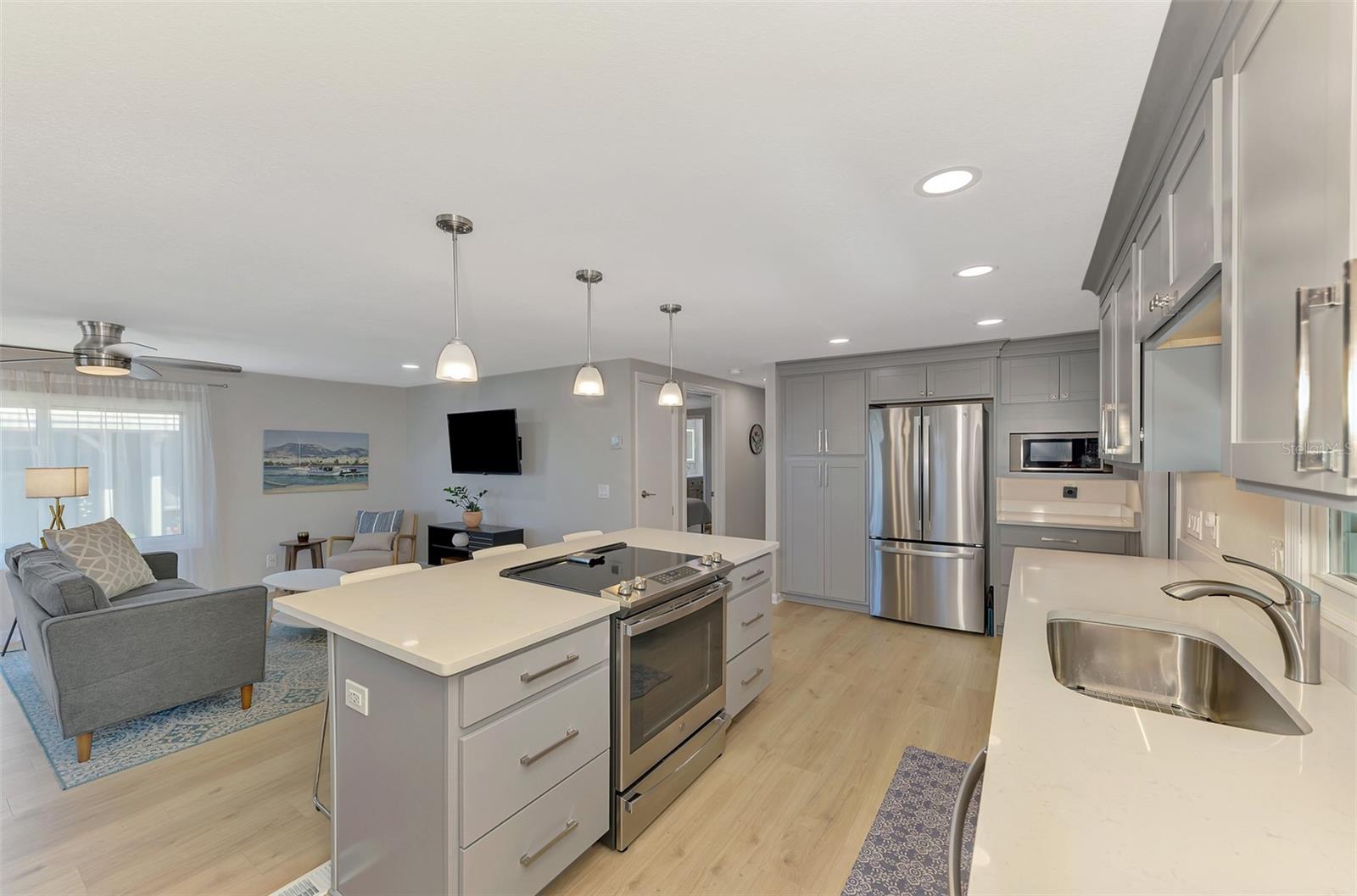 6 N MARINA PLZ, ENGLEWOOD, FL, 34223