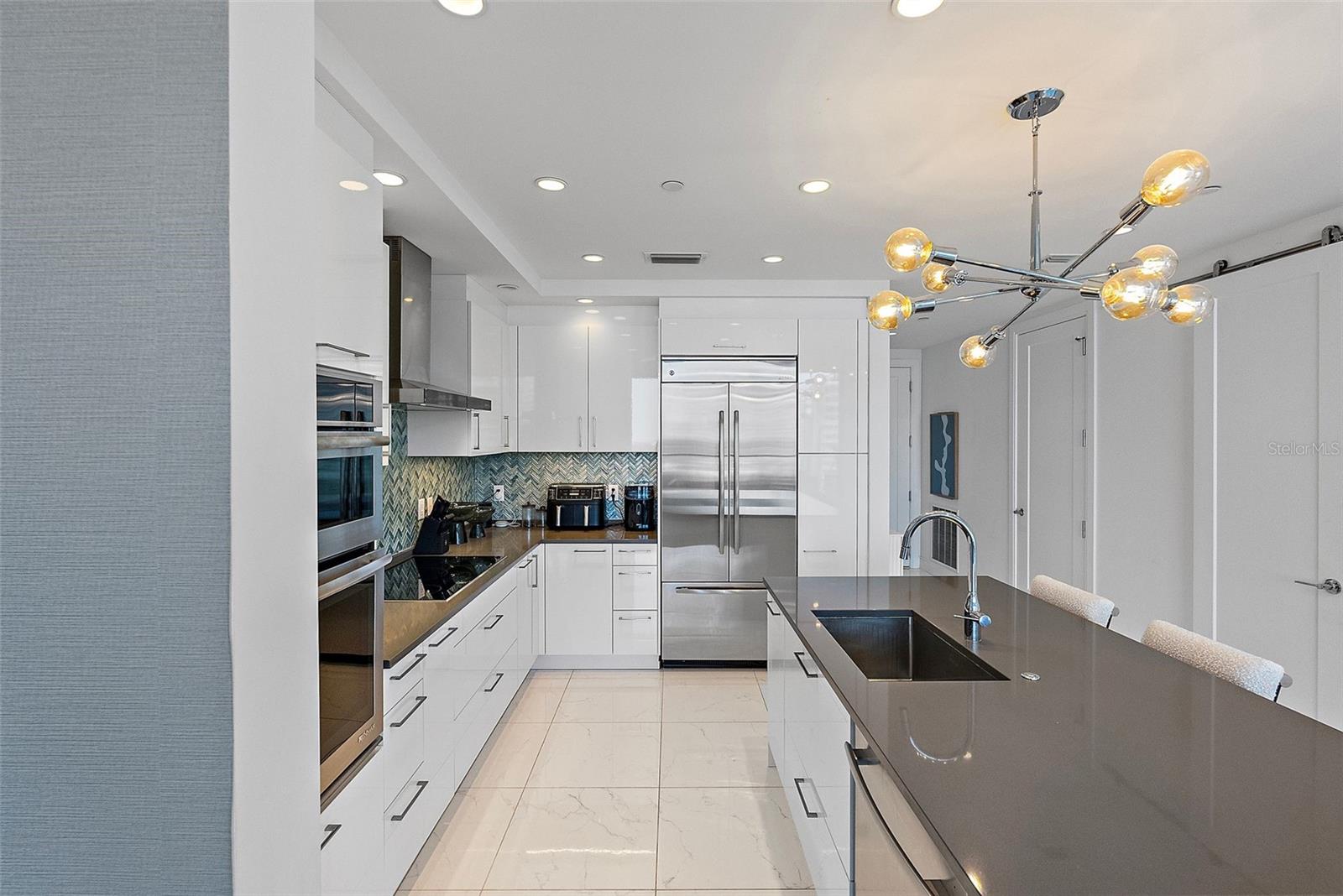 100 1ST AVE N #3907, ST PETERSBURG, FL, 33701