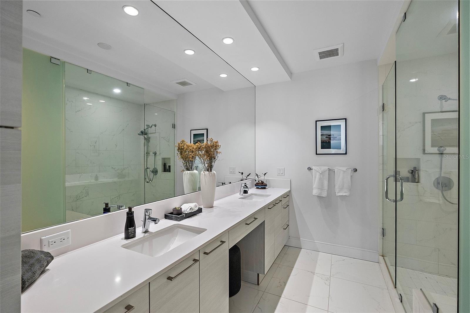 100 1ST AVE N #3907, ST PETERSBURG, FL, 33701