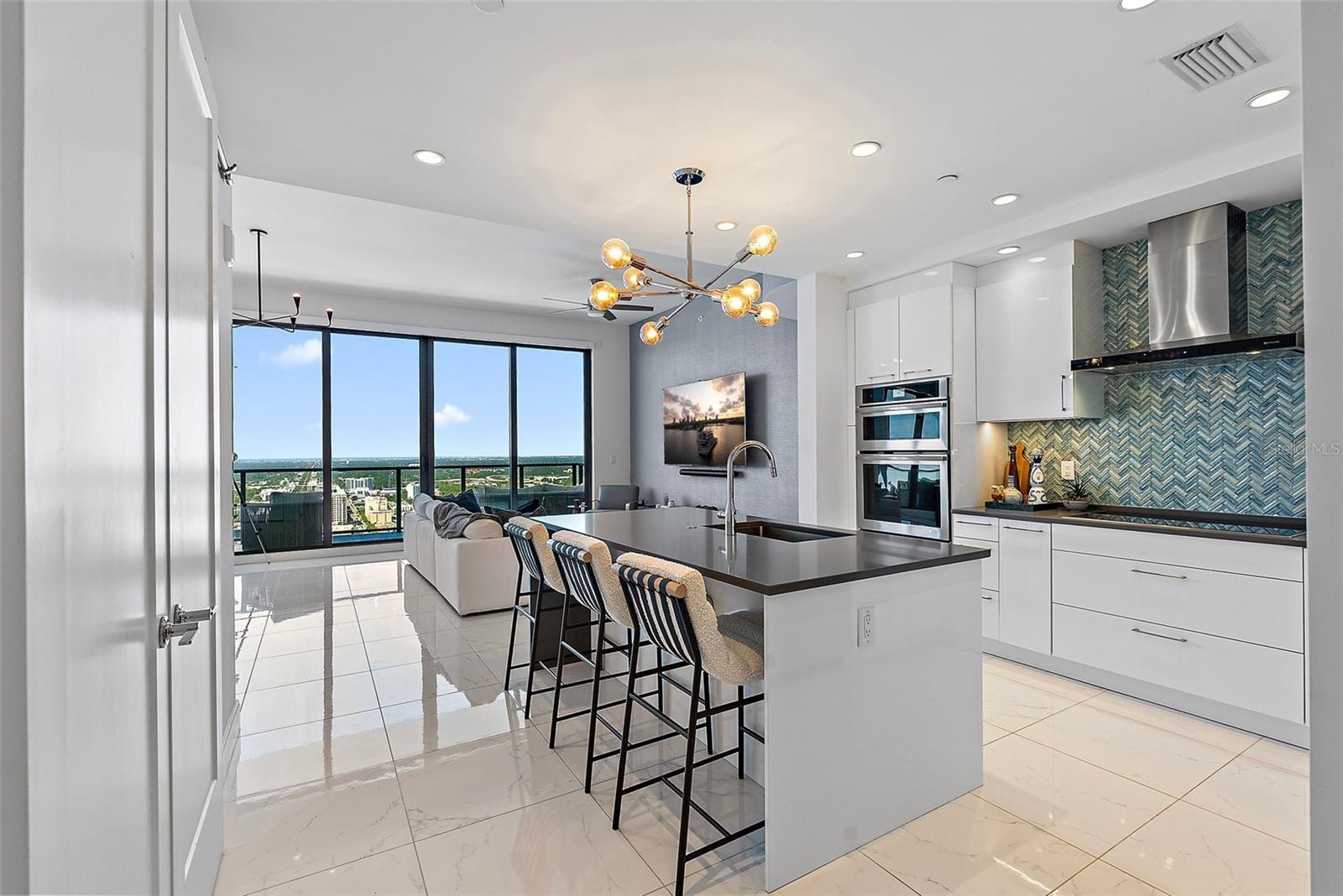 100 1ST AVE N #3907, ST PETERSBURG, FL, 33701