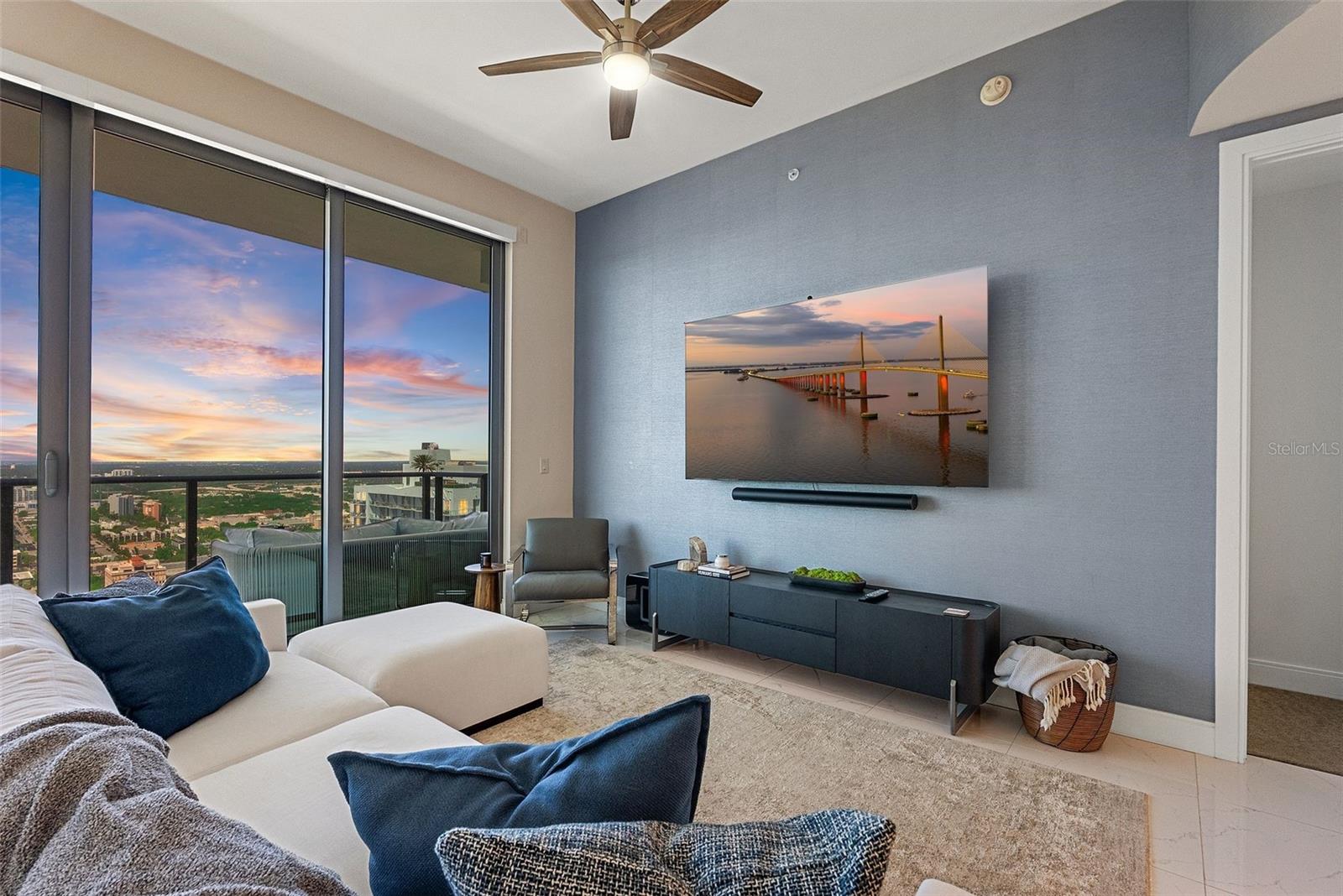 100 1ST AVE N #3907, ST PETERSBURG, FL, 33701