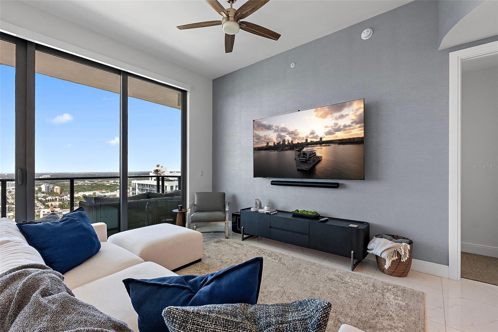 100 1ST AVE N #3907, ST PETERSBURG, FL, 33701