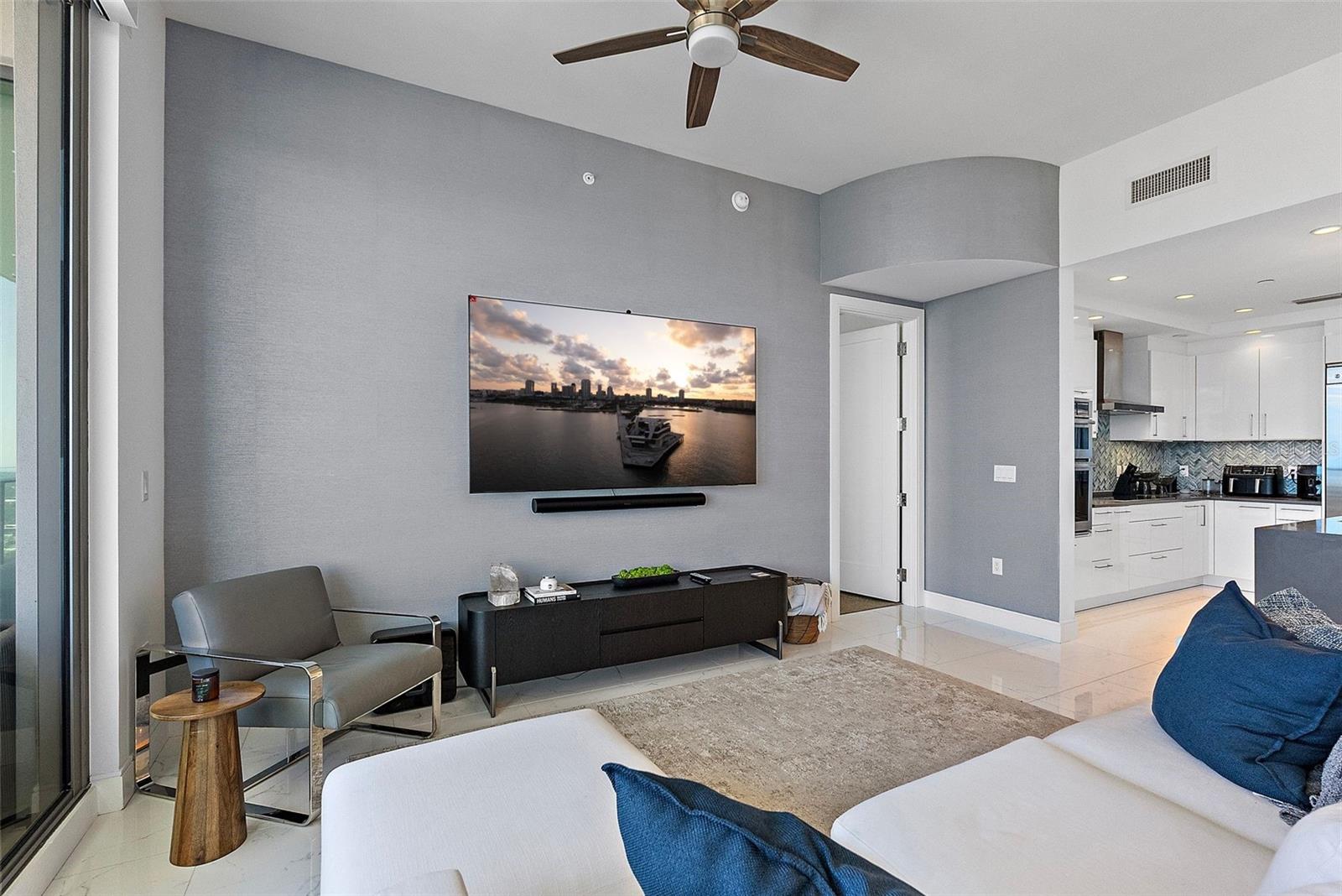 100 1ST AVE N #3907, ST PETERSBURG, FL, 33701