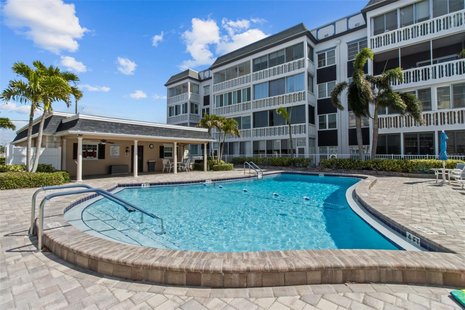 131 BLUFF VIEW DR #101, BELLEAIR BLUFFS, FL, 33770