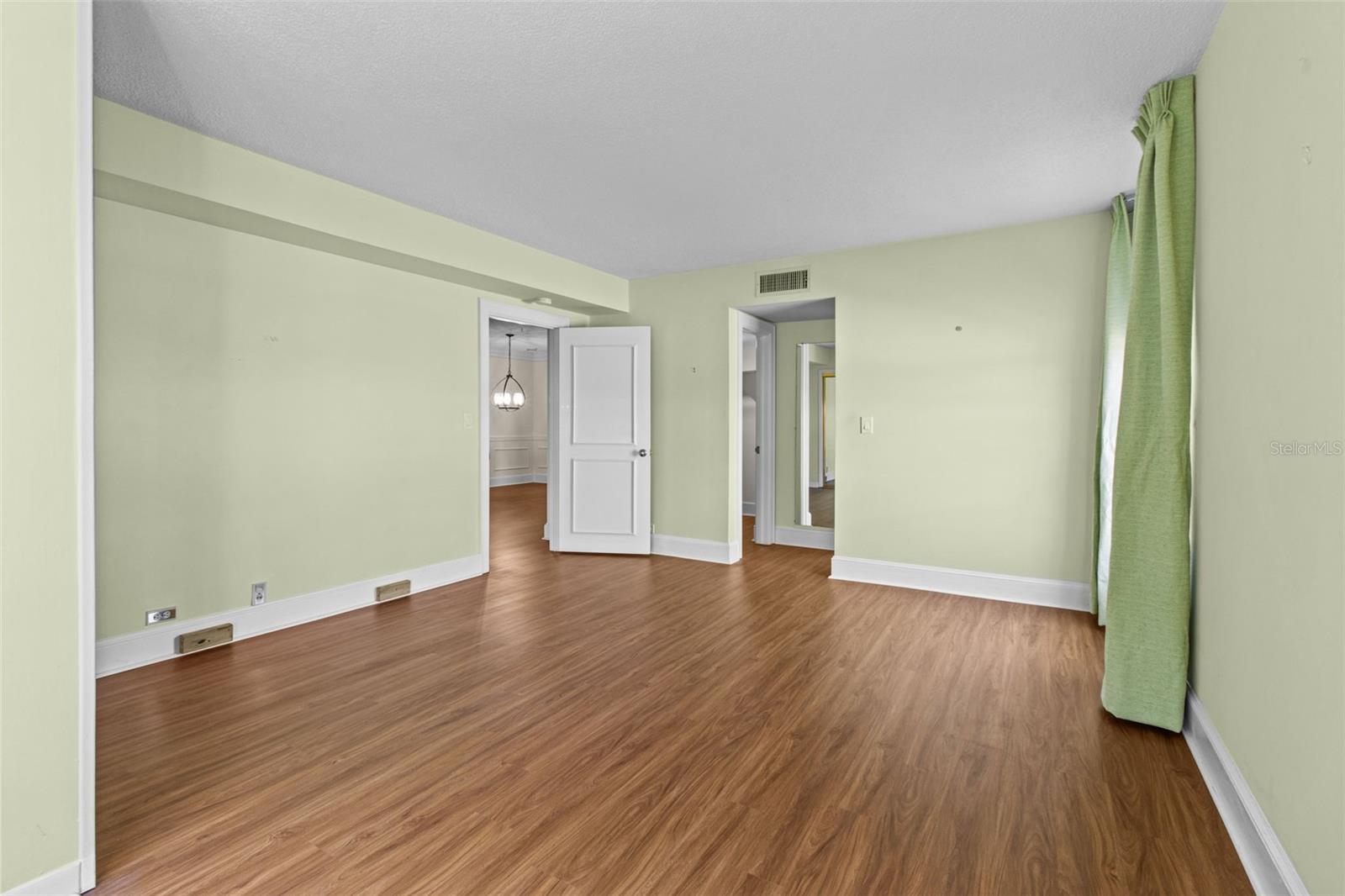 131 BLUFF VIEW DR #101, BELLEAIR BLUFFS, FL, 33770