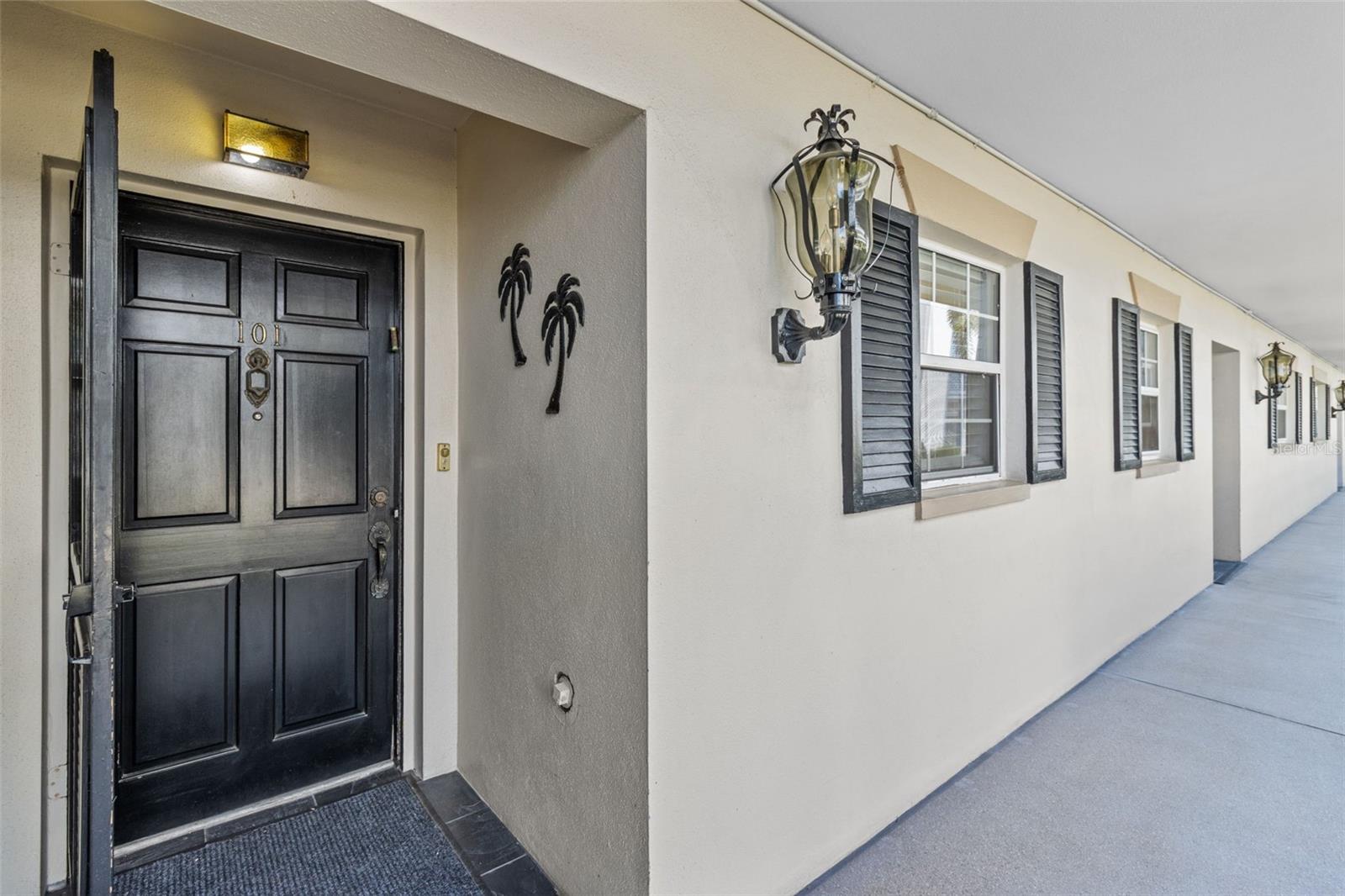 131 BLUFF VIEW DR #101, BELLEAIR BLUFFS, FL, 33770