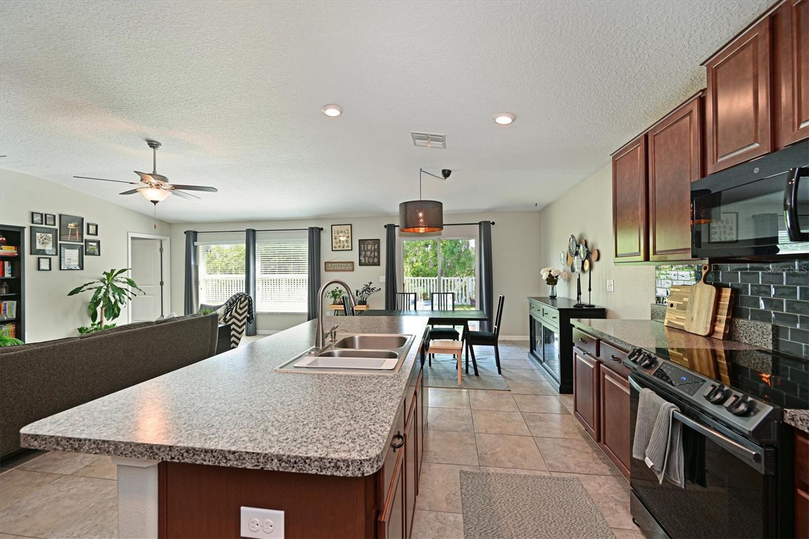 6723 TRENT CREEK DR, SUN CITY CENTER, FL, 33573